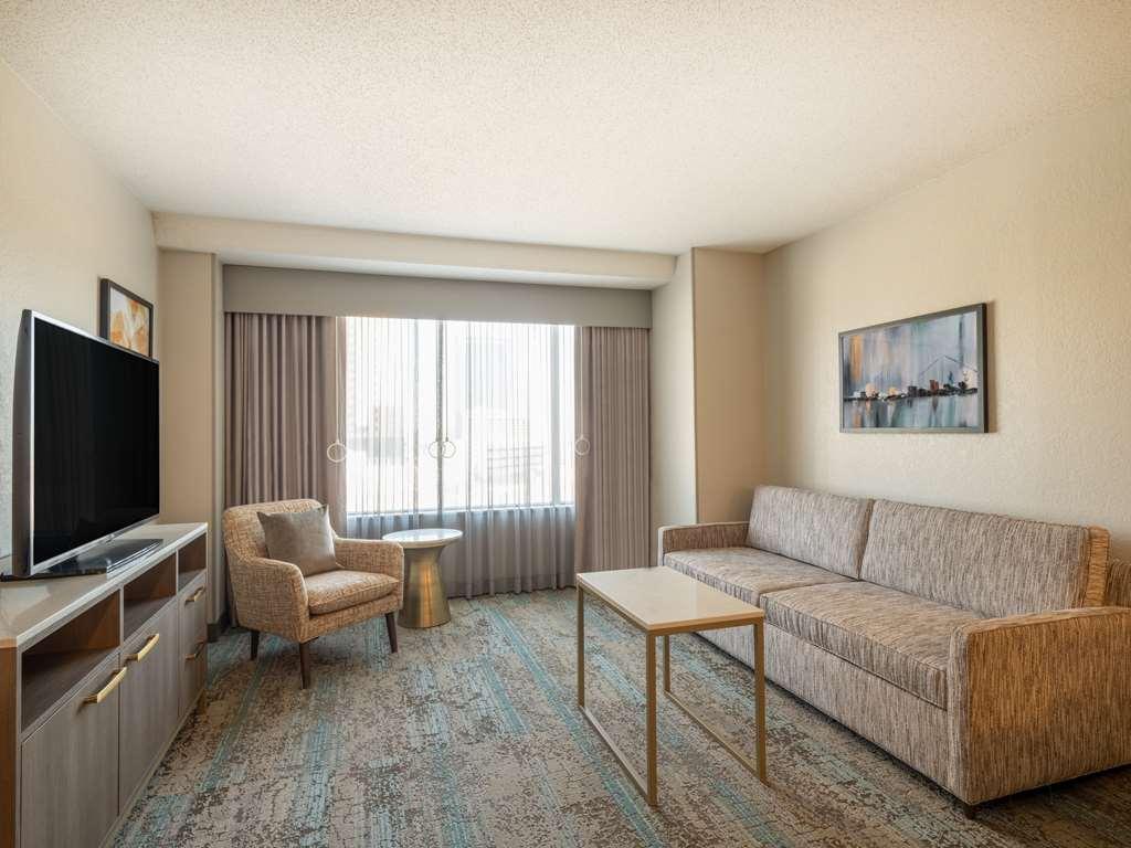 Homewood Suites By Hilton Toledo Downtown الغرفة الصورة