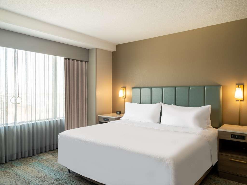 Homewood Suites By Hilton Toledo Downtown الغرفة الصورة